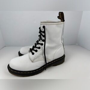 Dr. Martens Softy T 1460 Combat White Leather Boots Size 7 Souls Bouncing